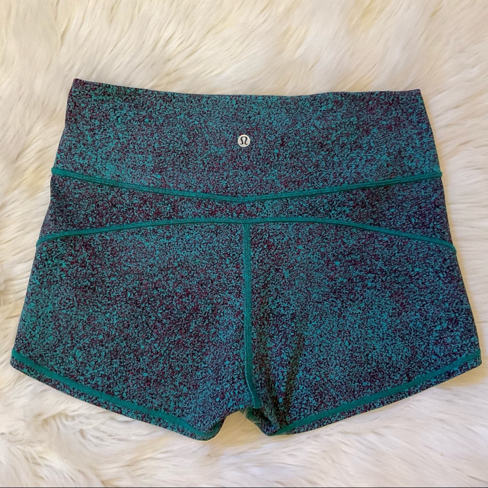 Lululemon In Movement Shorts - Size 12 - Everlux - Ditzy Spritz / Teal Media - Picture 8 of 11